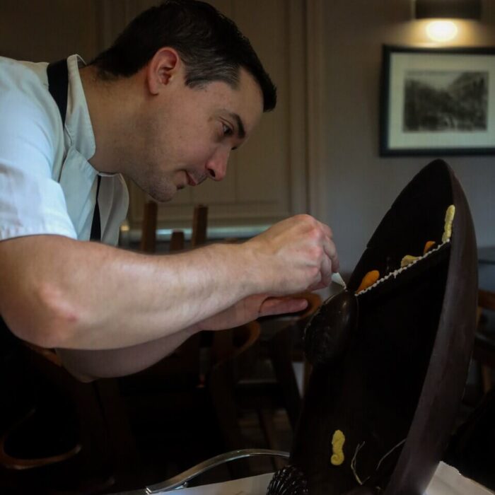 Réalisation d'un ouef de Paques au restaurant gastronomique de Montpellier, Le Petit Jardin